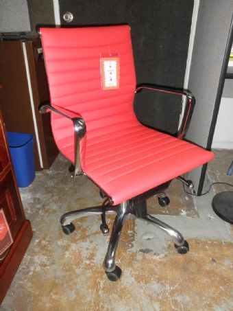 Euro Style Otto Mid Back Chair (Red)