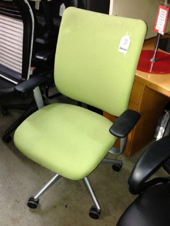 Steelcase Task Chair with Arms (Green)