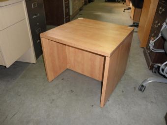 24x24 End Table (Honey)