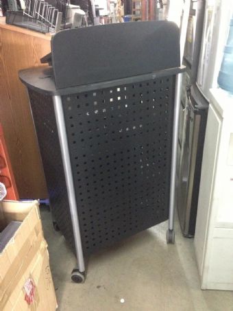 Safco Scoot Multipurpose Lectern (Black & Aluminum) -- Front View