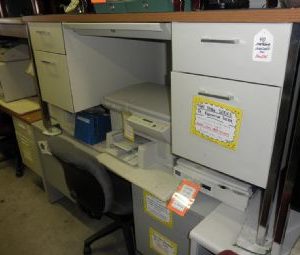 34000 Series Metal Desk (Oak Top/Putty Base)