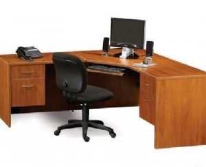 Maverick Computer Corner L-Shape Desk (Honey Pecan)