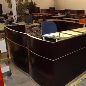 Napoli Collection Wood Veneer Reception Desk (Mahogany)